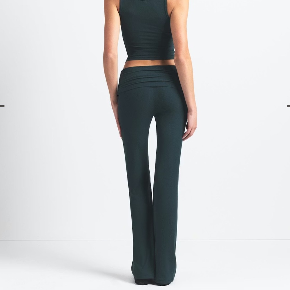 SKIMS Soft Lounge Foldover Pant in Cypress - Picture 4 of 4